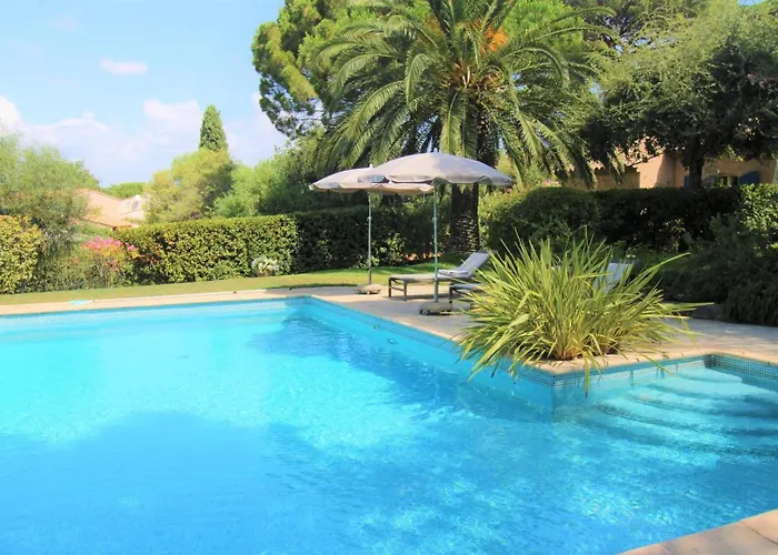 Sanderling - A 3 Km De St-tropez - Climatisée Avec Piscine Privée Villa